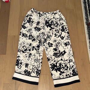 Abercrombie & Fitch Black and Cream Floral Pants